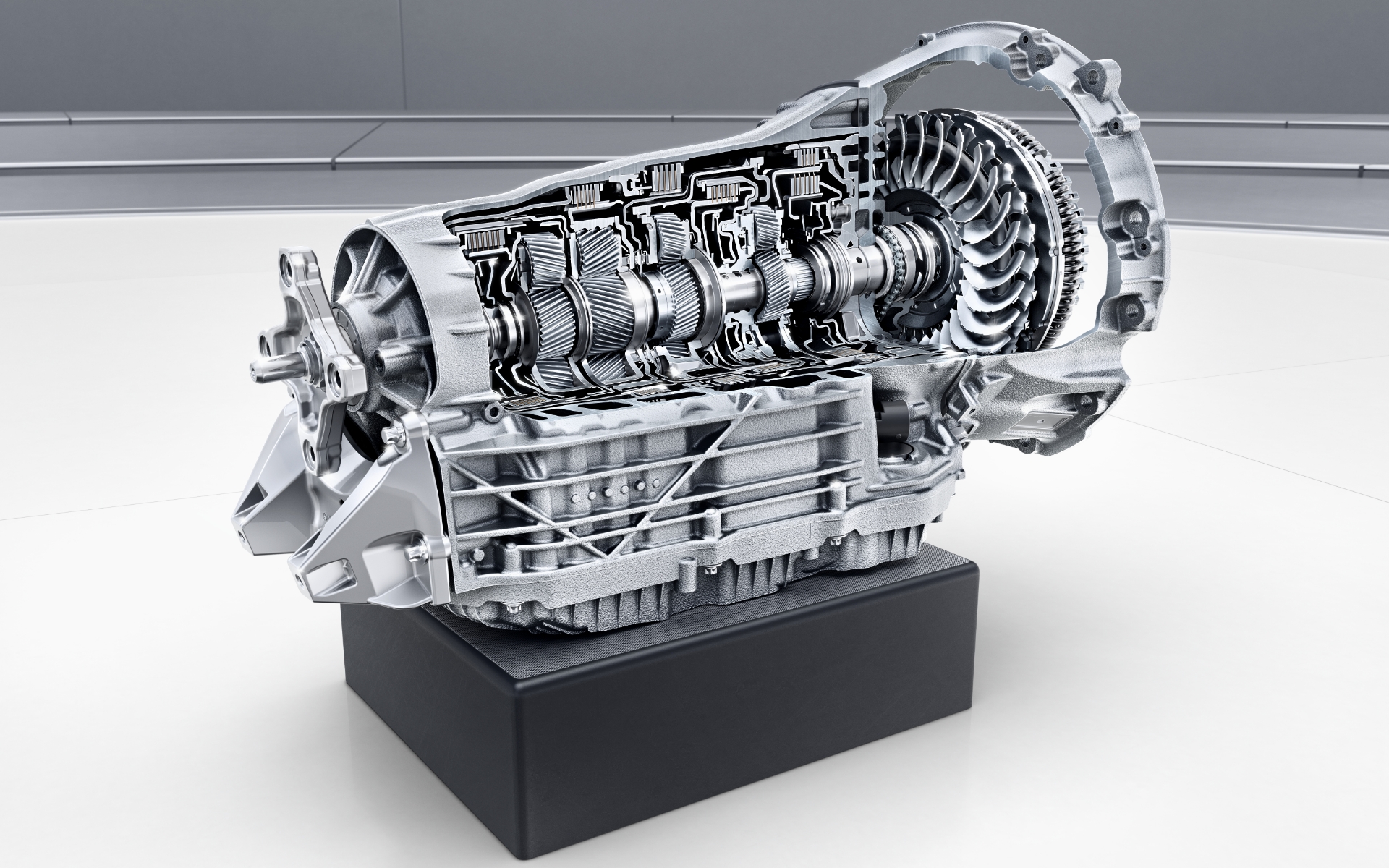 لقطة مقرَّبة لمحرك مرسيدس-بنز GLS 2026
