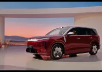 ثلاثة طرازات جديدة من الـSUV تُطرح خلال ثلاثة أيام: AITO M6 الكهربائية، وBYD Tang EV، وShangjie H5