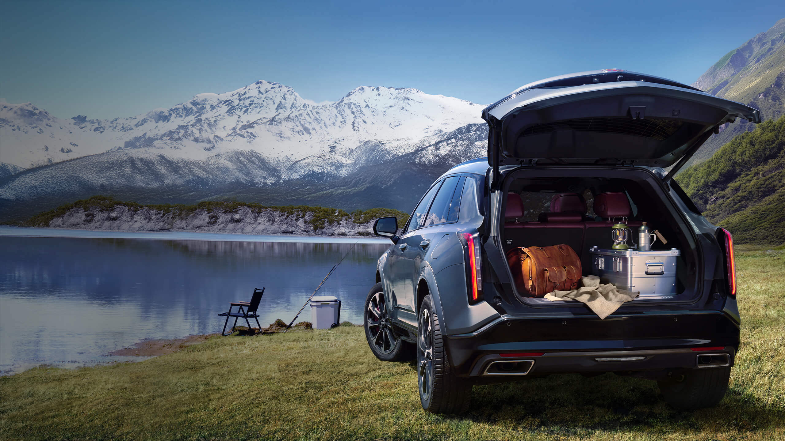 Rear view of the 2026 Cadillac XT5 exterior