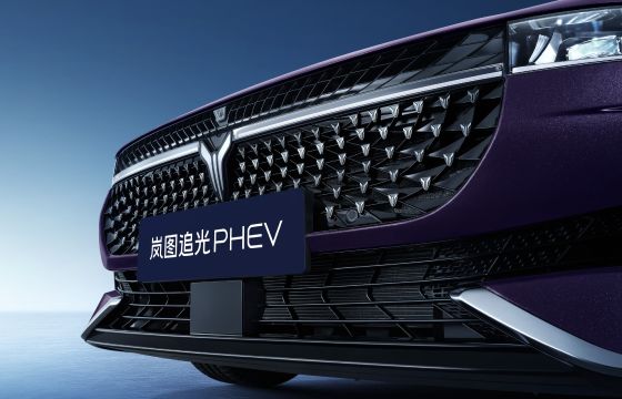 岚图追光S正式上市：四激光雷达+鸿蒙座舱5.2，22.39万元起