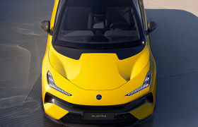 Le Canada accueille pour la première fois des véhicules électriques Lotus ELETRE fabriqués en Chine, dans le cadre de l'accord sino-canadien « huile de colza contre voitures »