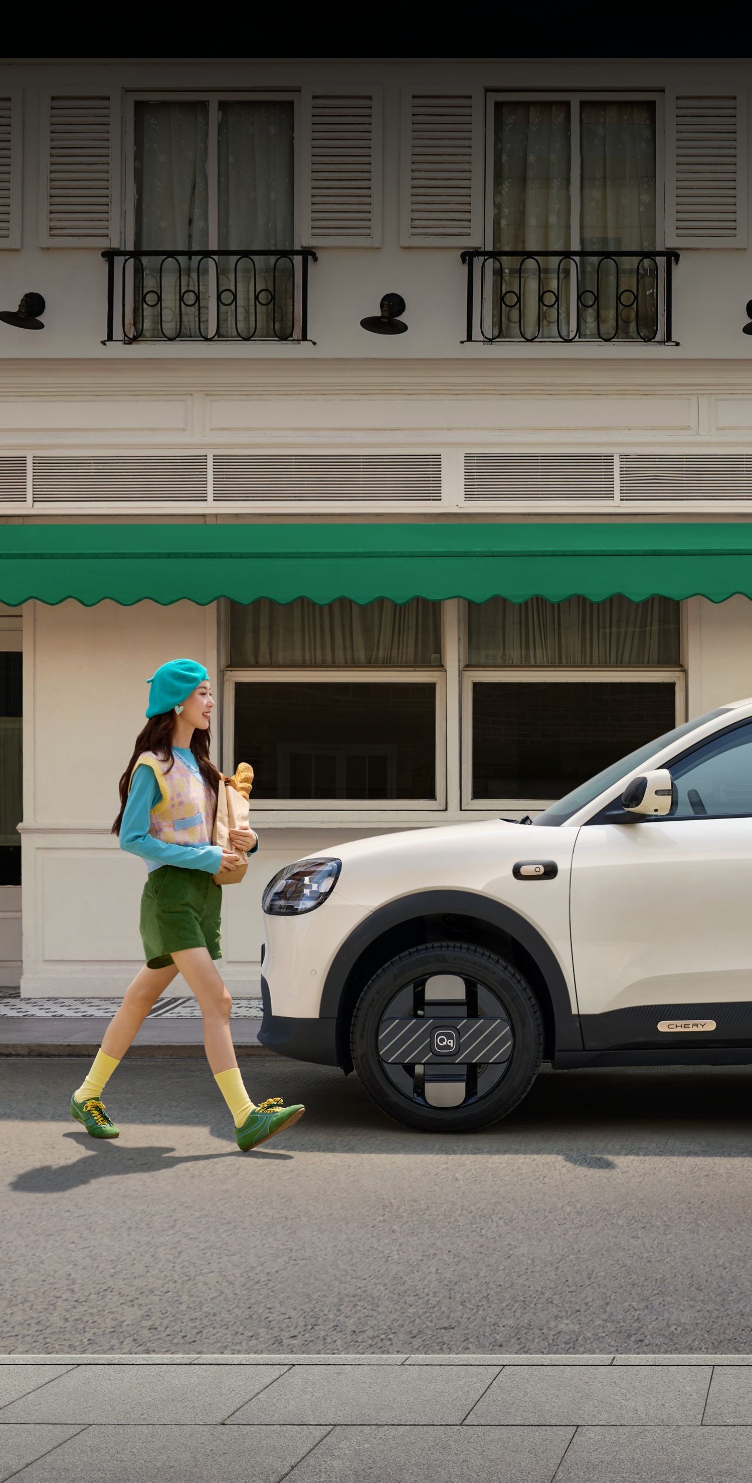 Image officielle de la version 100 % électrique de la Chery FulwinA9, avec calandre fermée et feux décomposés