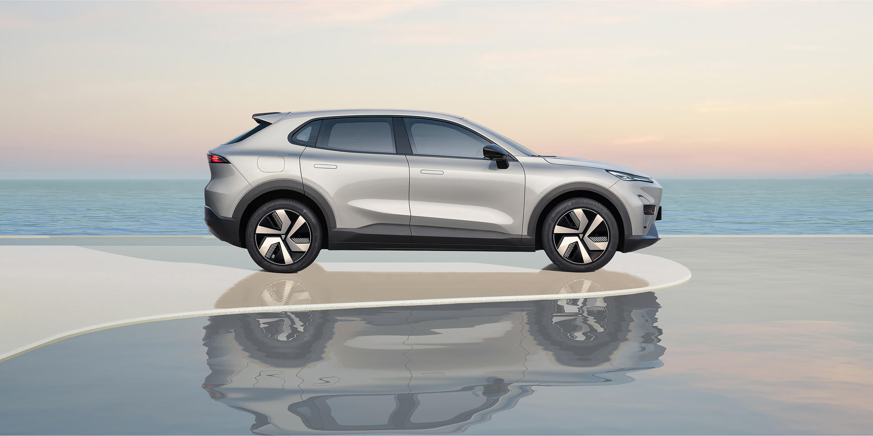 Right-side profile of the 2026 Deepal S05, background Haijing