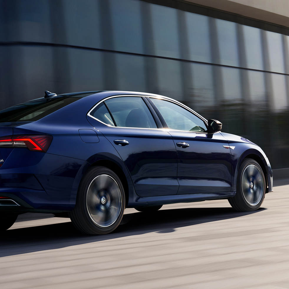 النموذج الجديد من SkodaOctaviaPRO لعام ٢٠٢٥ من الجهة الجانبية