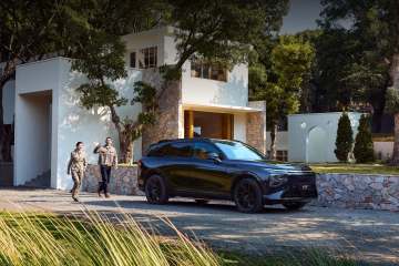Xpeng G9L revelado en imágenes reales: diseño renovado y dos versiones, híbrida enchufable y totalmente eléctrica