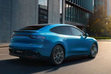 Luxceed V9 In-Depth Test Drive: Redefining Quietness and Handling in Extended-Range MPVs
