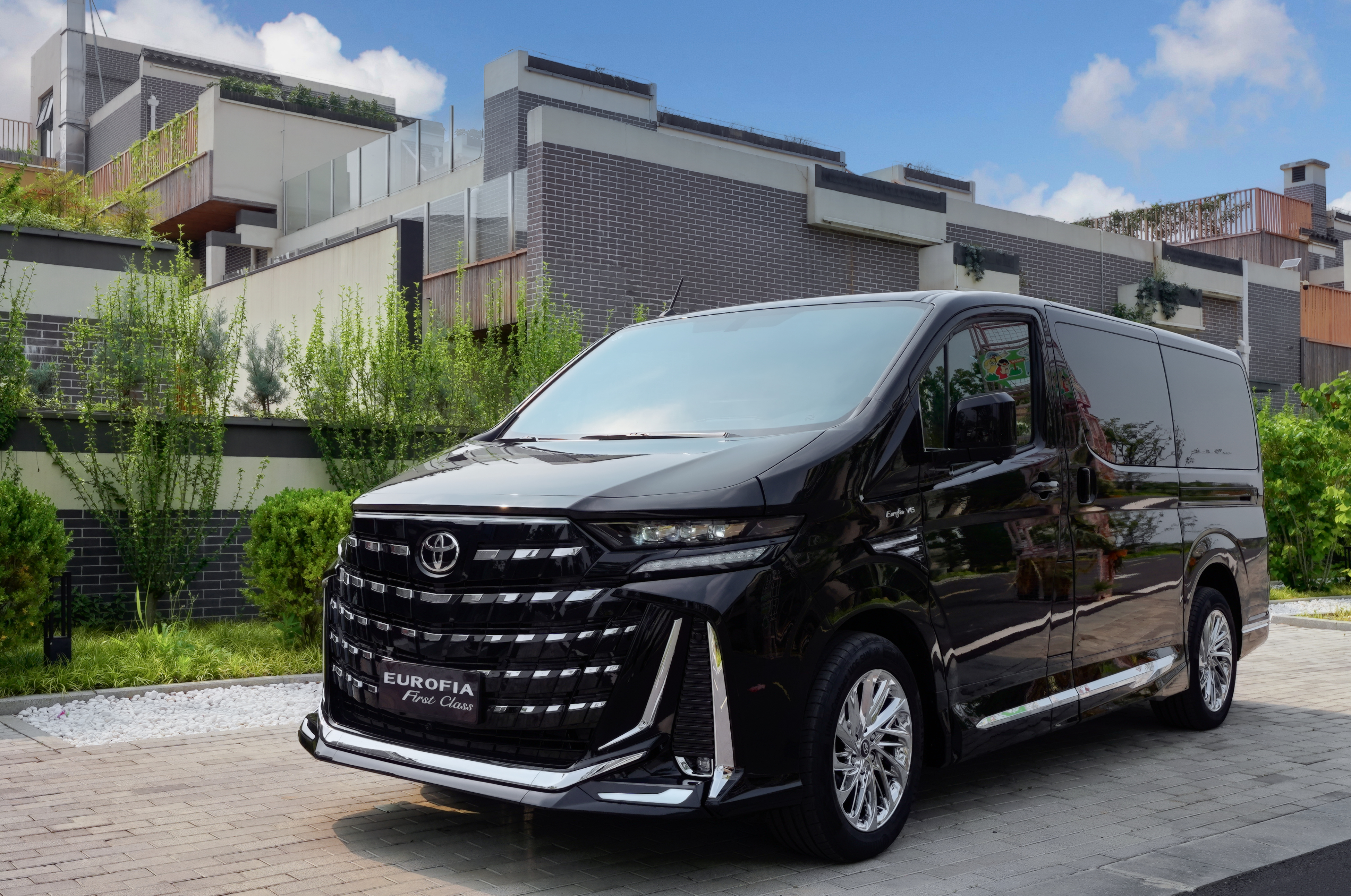 معروض أمامي لسيارة智锐 EUROFIA R900 باللون الأسود