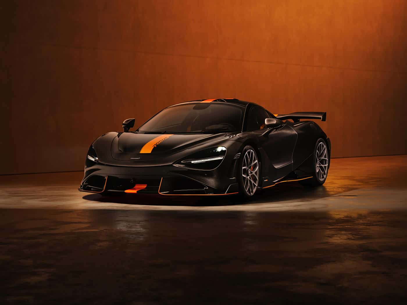 Fotografía frontal del cupé McLaren 12C blanco de 2011
